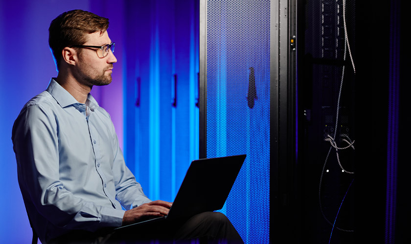 SnelBit Networks hosting team and infrastructure in Europe